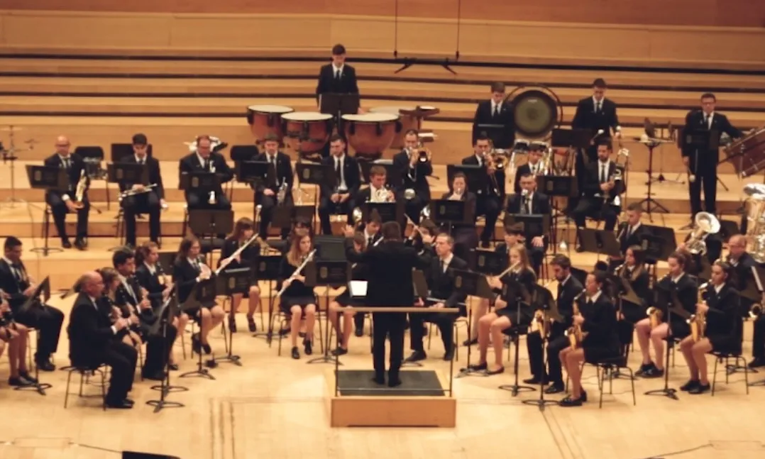 L'Agrupació Musical l'Emburgada del Perelló durant la 18a edició del Festival de Bandes de Música Catalanes.