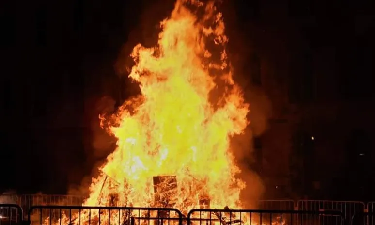 Carbó destaca la foguera que es fa a Sant Andreu del Palomar per la seva mida.