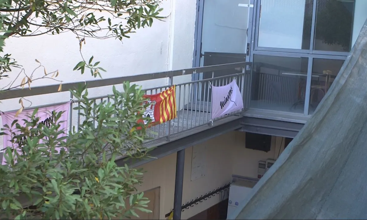 Els Minyons de Terrassa duen a terme els assajos, al seu local i a l'aire lliure, amb grups de vint-i-cinc persones.