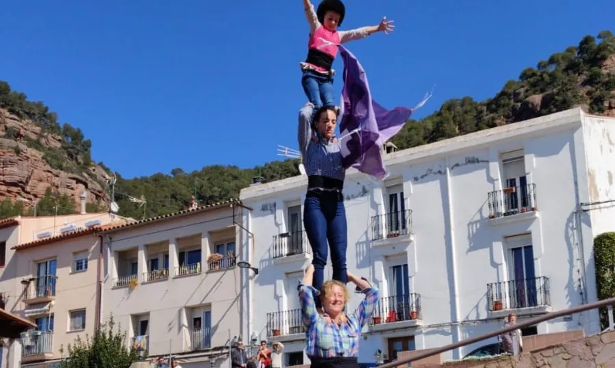 Pilar de quatre de dones amb motiu del Dia Internacional de la Dona el 8 de març de 2020.
