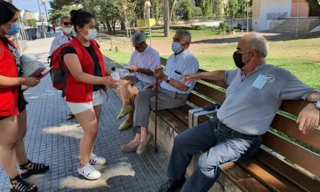 La Creu Roja ha activat la campanya per prevenir l’impacte de la calor en col·lectius vulnerables.