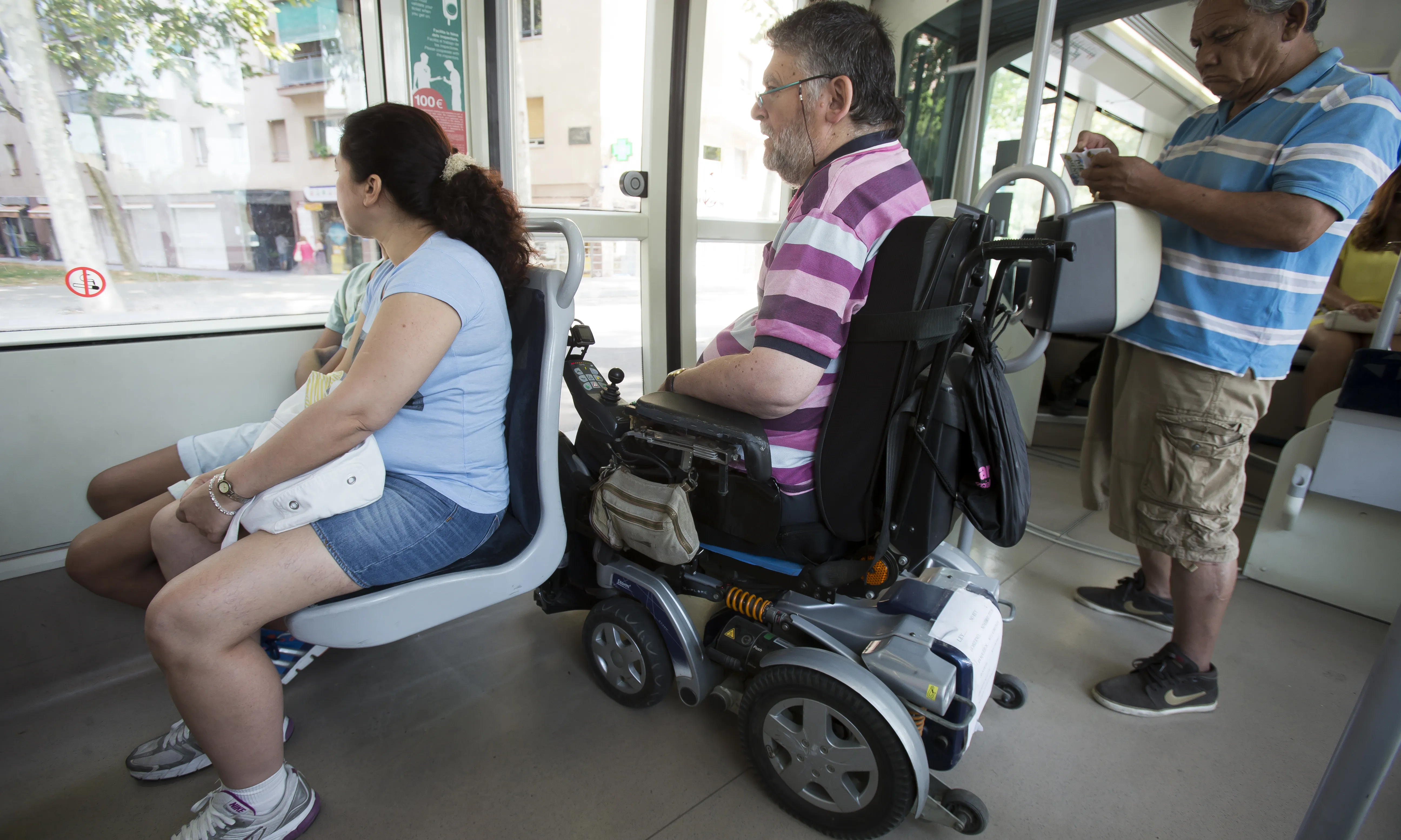 ECOM reclama l'aprovació del Decret d’Accessibilitat a Catalunya per garantir el dret a l’accessibilitat i a la mobilitat personal. 