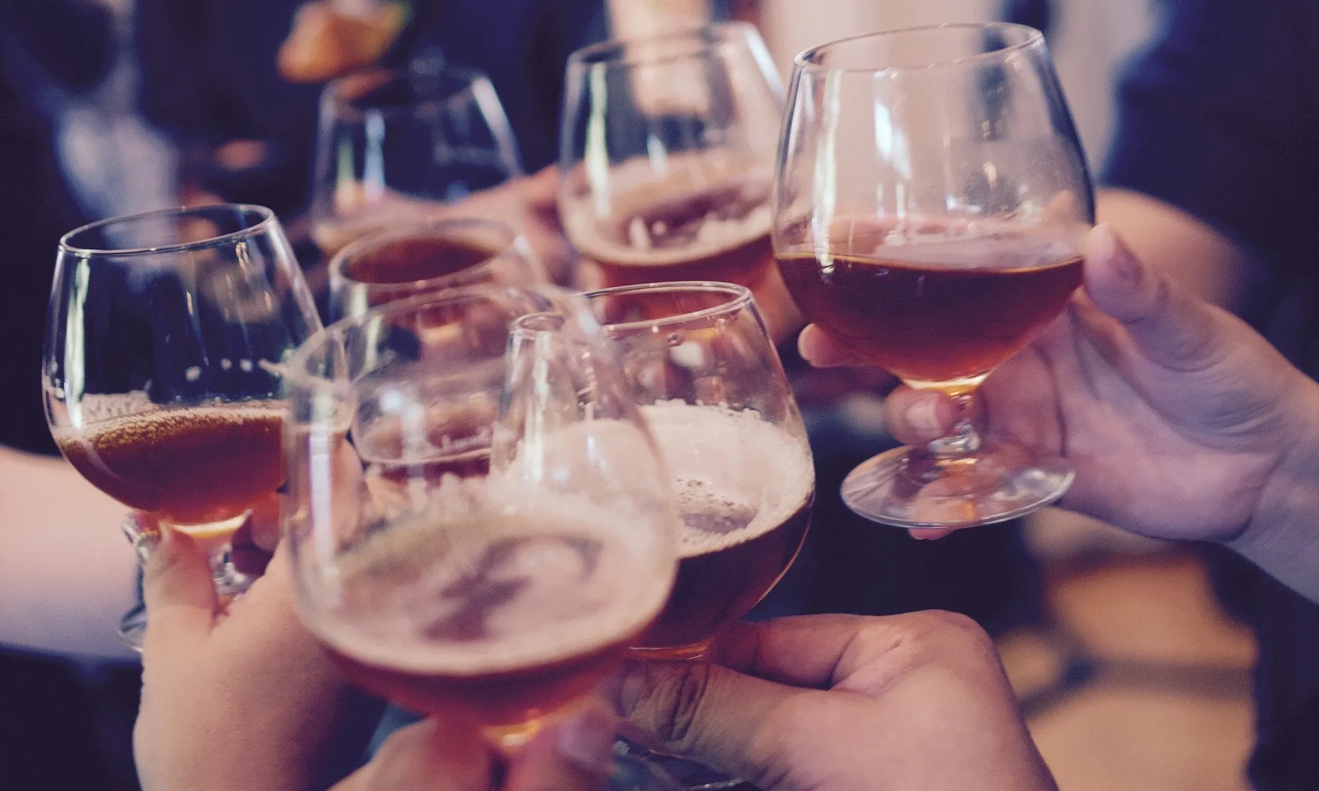 Des de Projecte Home recorden, tot i la confusió que hi podria  haver, que l'alcohol no té res de bo".