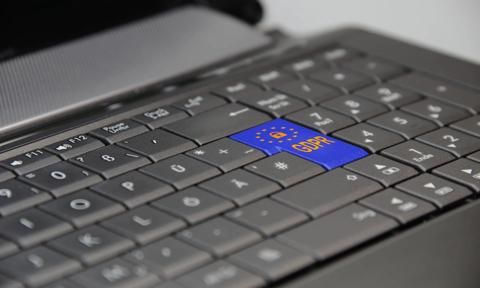 La normativa europea, més estricta pel que fa a la seguretat de les dades personals, es d'obligat compliment des del maig del 2018.