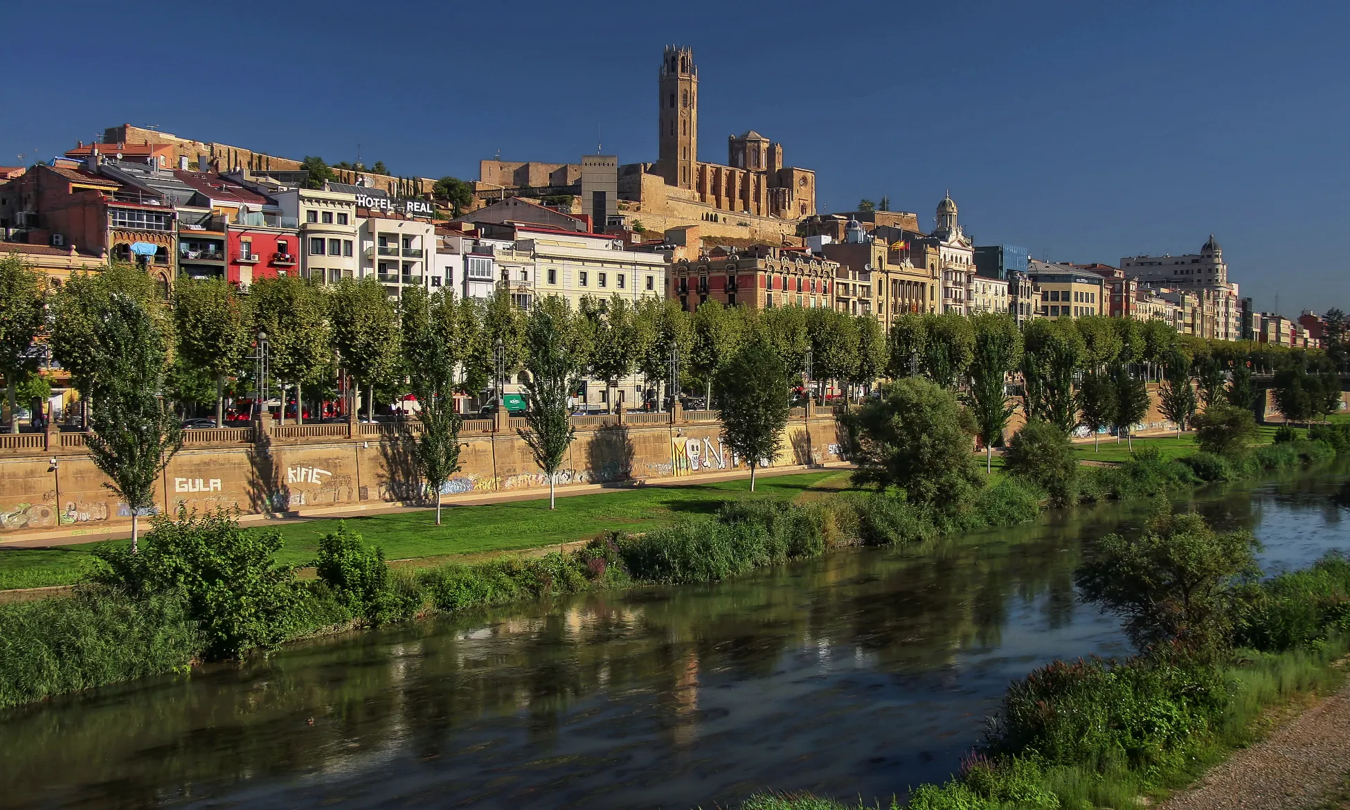 Lleida - panoramio - Jorge Franganillo.jpg - Wikimedia Commons