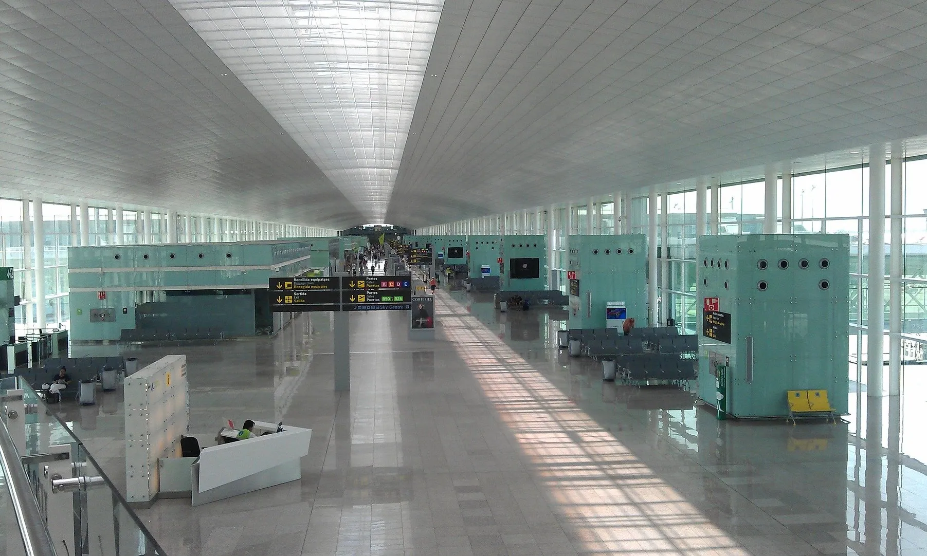 El president de la Generalitat assegura que el futur de l’aeroport implica un compromís absolut amb el medi ambient.