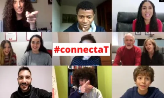 La imatge de la campanya de la Creu Roja és un fet que s’ha convertit en habitual durant la pandèmia: tot de voluntaris i voluntàries reunits en una videoconferència.