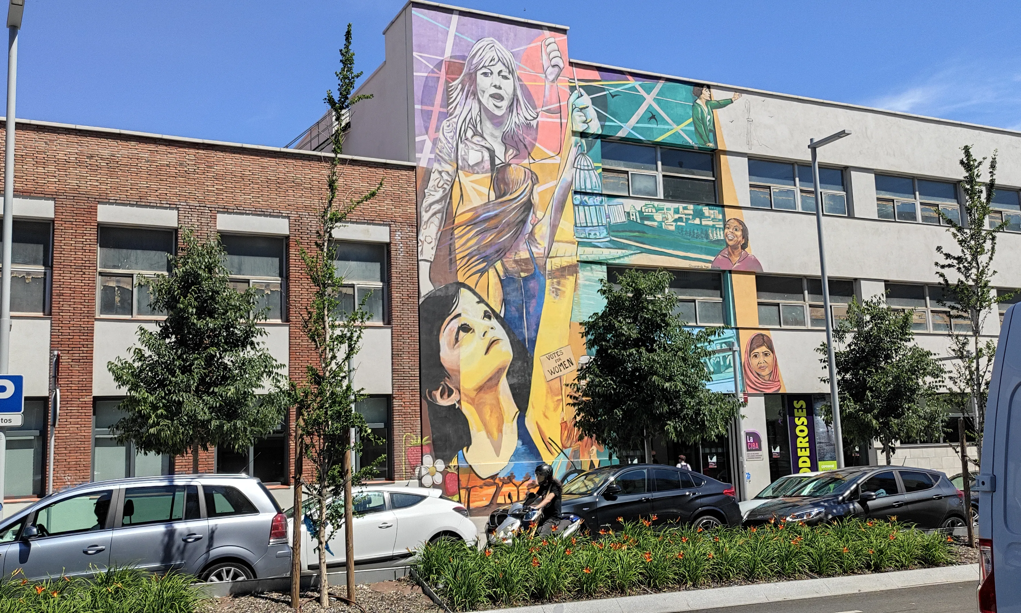 La Ciba és un espai de recursos per a dones, innovació i economia feminista de Santa Coloma de Gramenet.