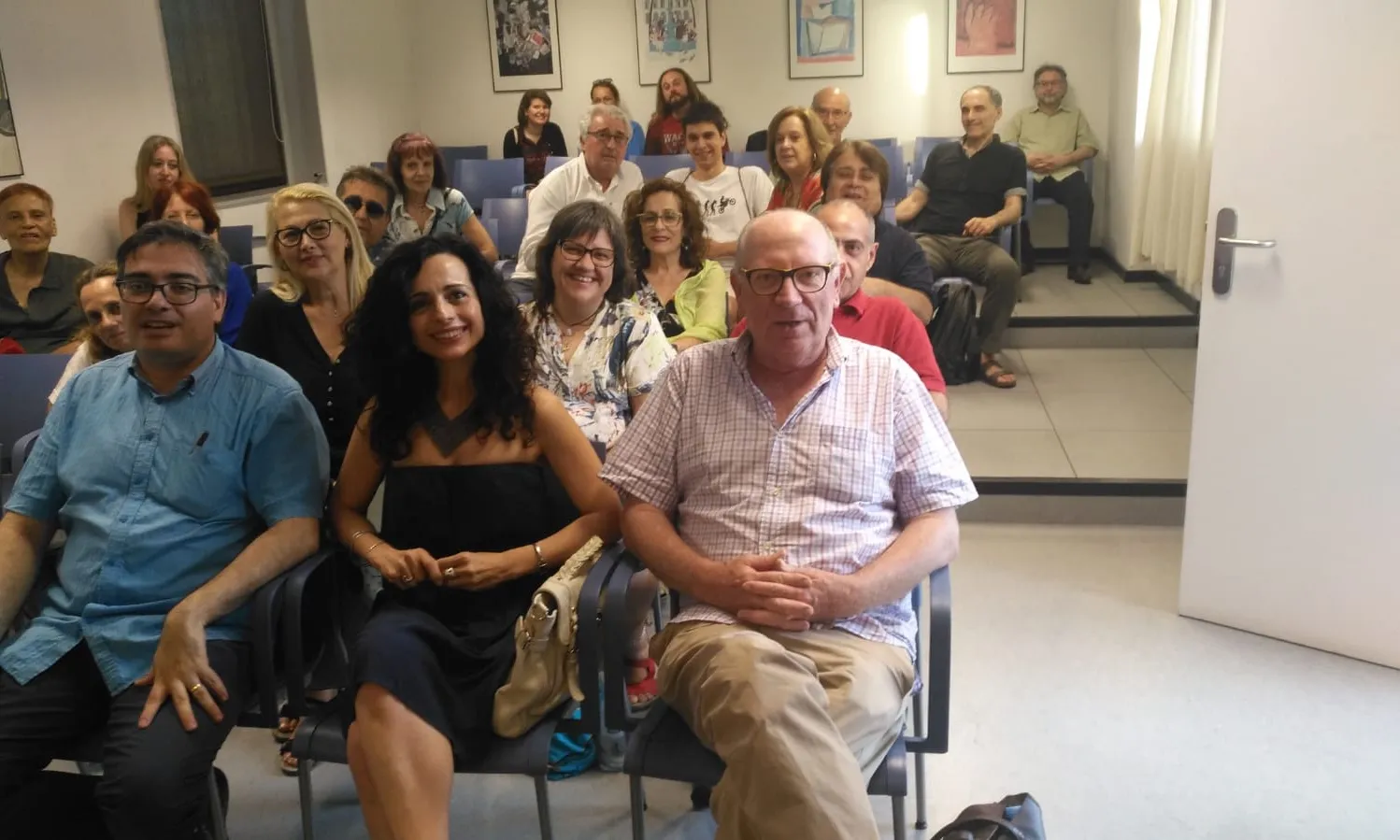Part de les persones sòcies d'El laberinto de Ariadna en un dels actes que organitzen.