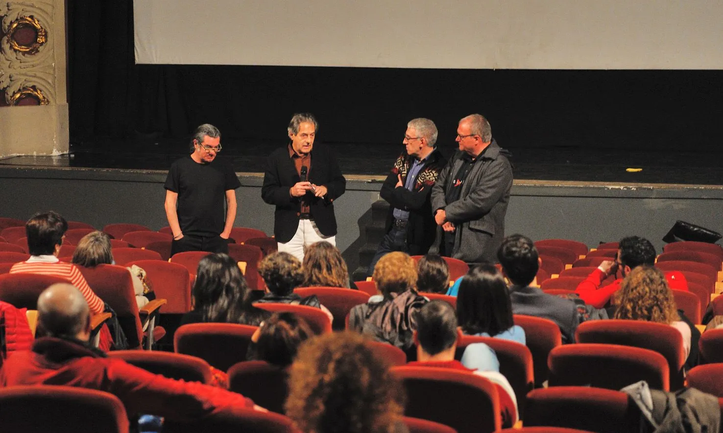 El cicle és organitzat per la Federació Catalana de Cineclubs, una entitat que agrupa a més de cinquanta clubs dels Països Catalans.