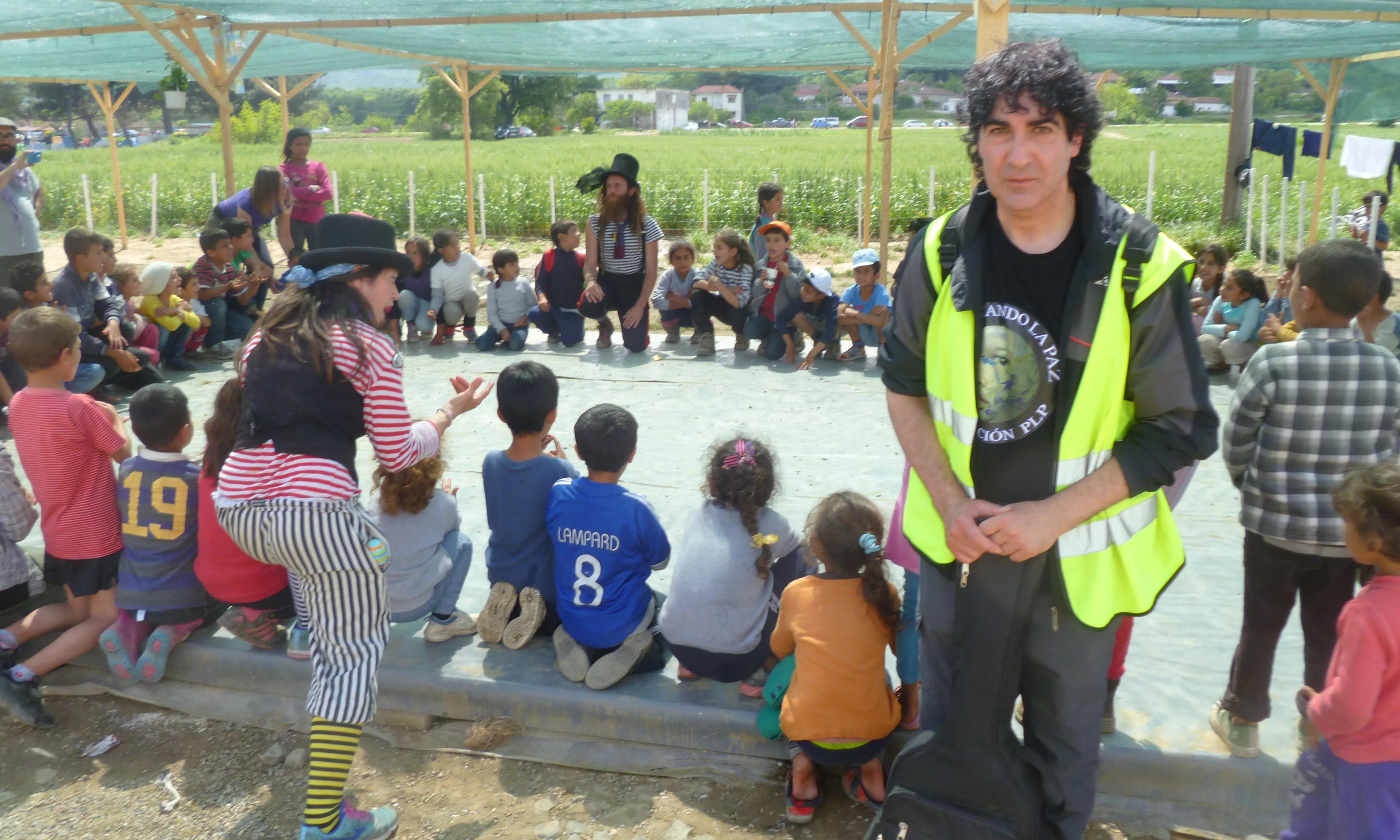 En Joan Reverté, president de Provocant la Pau, al camp de refugiats d'Idomeni.
