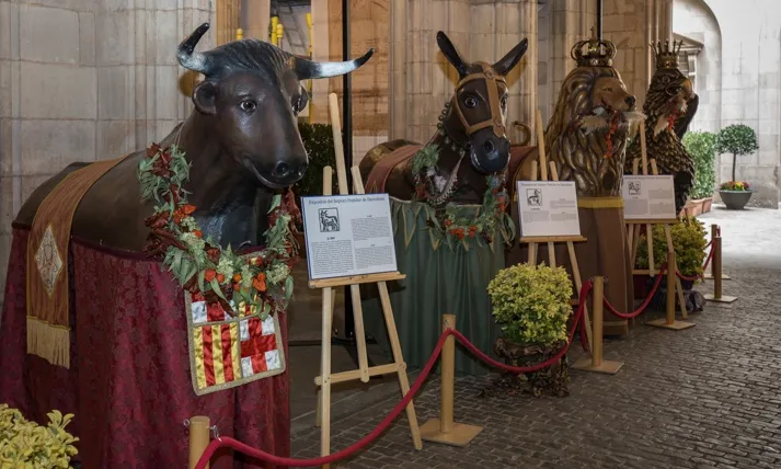 Fins al 24 de setembre podem visitar l’Exposició del Seguici Popular des de l’Ajuntament de Barcelona. 