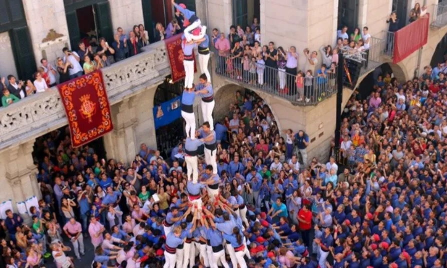 La Diada Castellera es desenvoluparà a la plaça del Vi, amb els Marrecs del Salt acompanyats dels Minyons de Terrassa i els Capgrossos de Mataró.