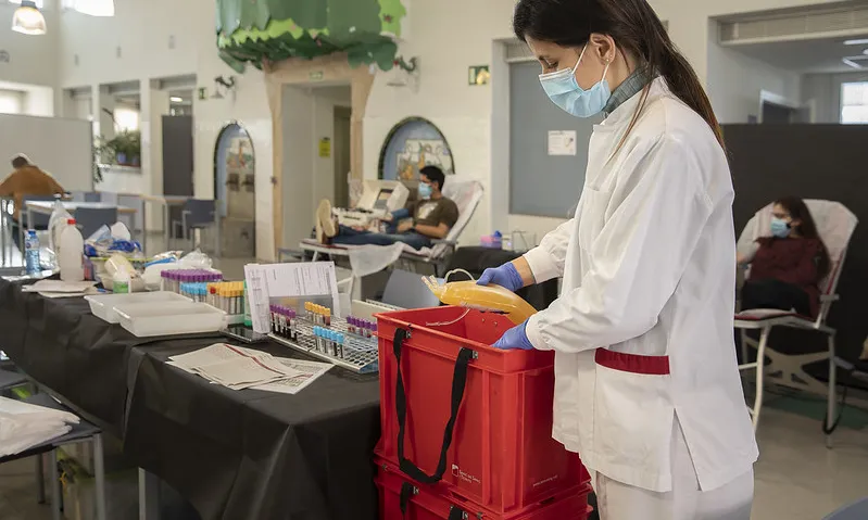 Per evitar la dependència d’altres països, el Banc de Sang i Teixits ha impulsat un programa de donació per assolir 60.000 donacions de plasma anuals.
