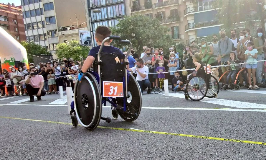 Quaranta infants van participar el 2 d'octubre a la cursa adaptada de l'Esquerra de l'Eixample.