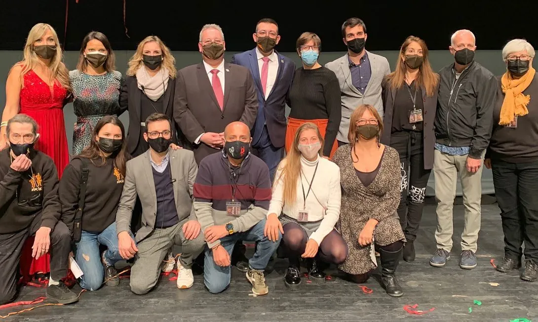 Foto de família a la quarta gala de l'any d'Adifolk.