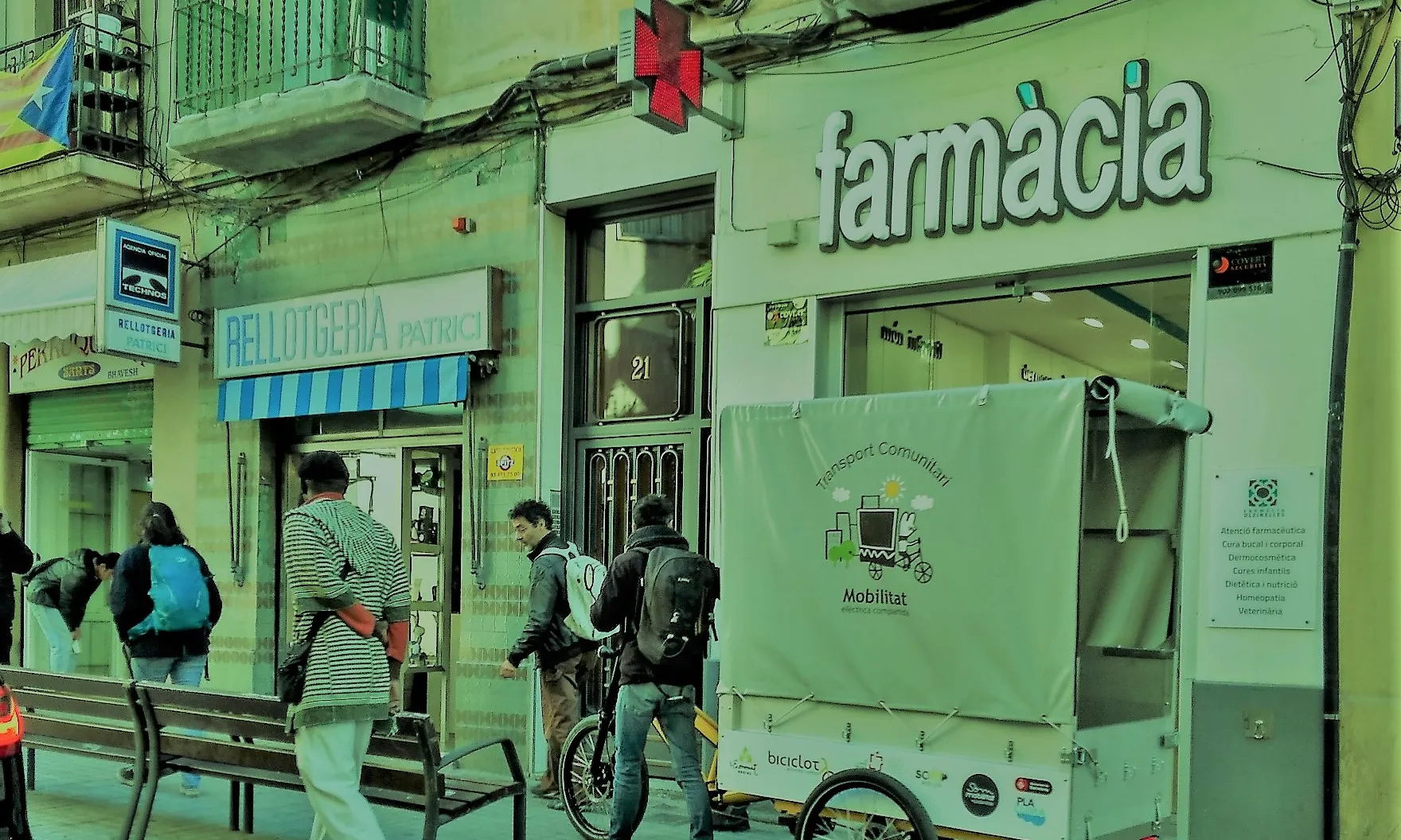 El bicicarro de les entitats que han fet possible la iniciativa Transport Visible.