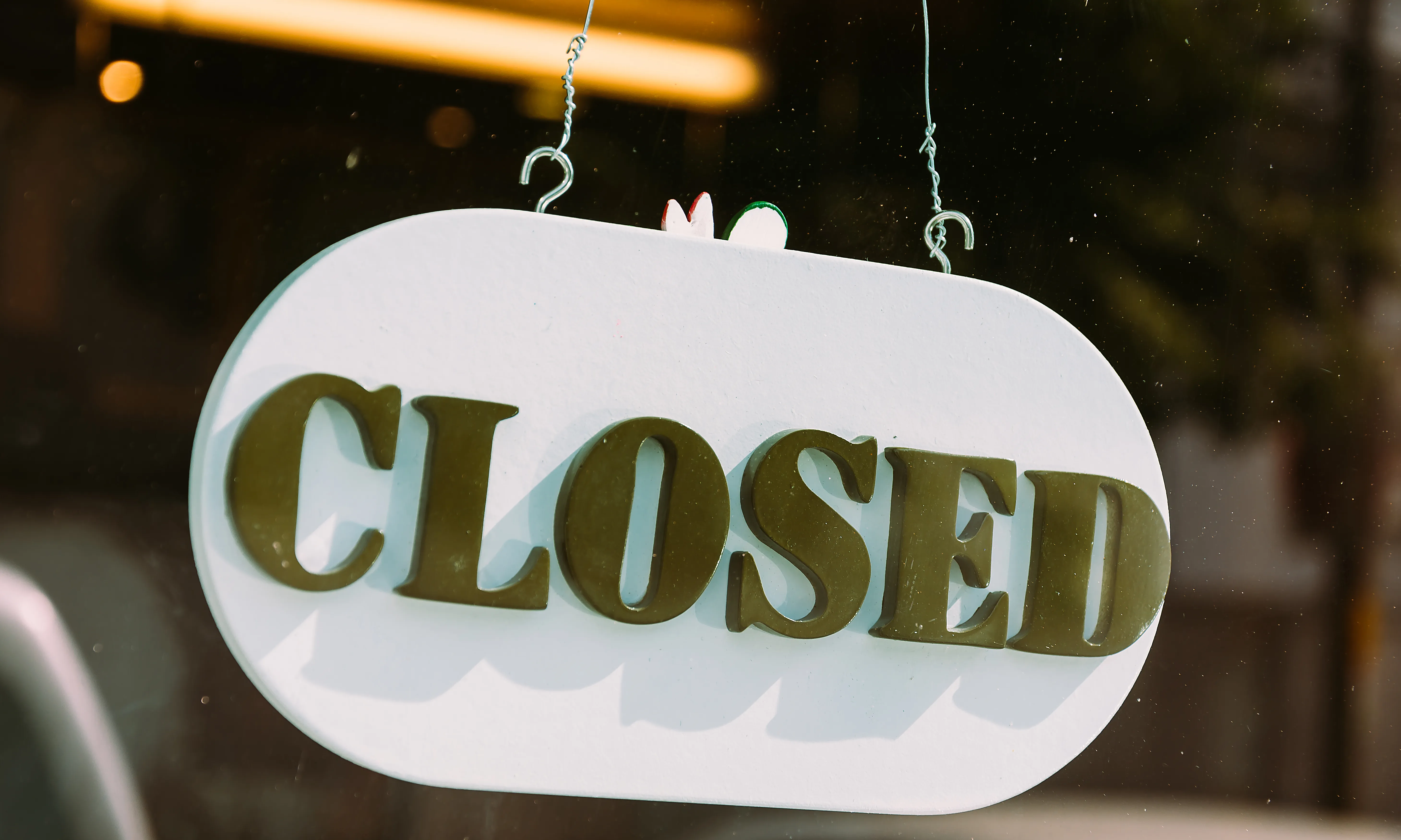 Per dissoldre una entitat cal una petició dels/ les representants legals.