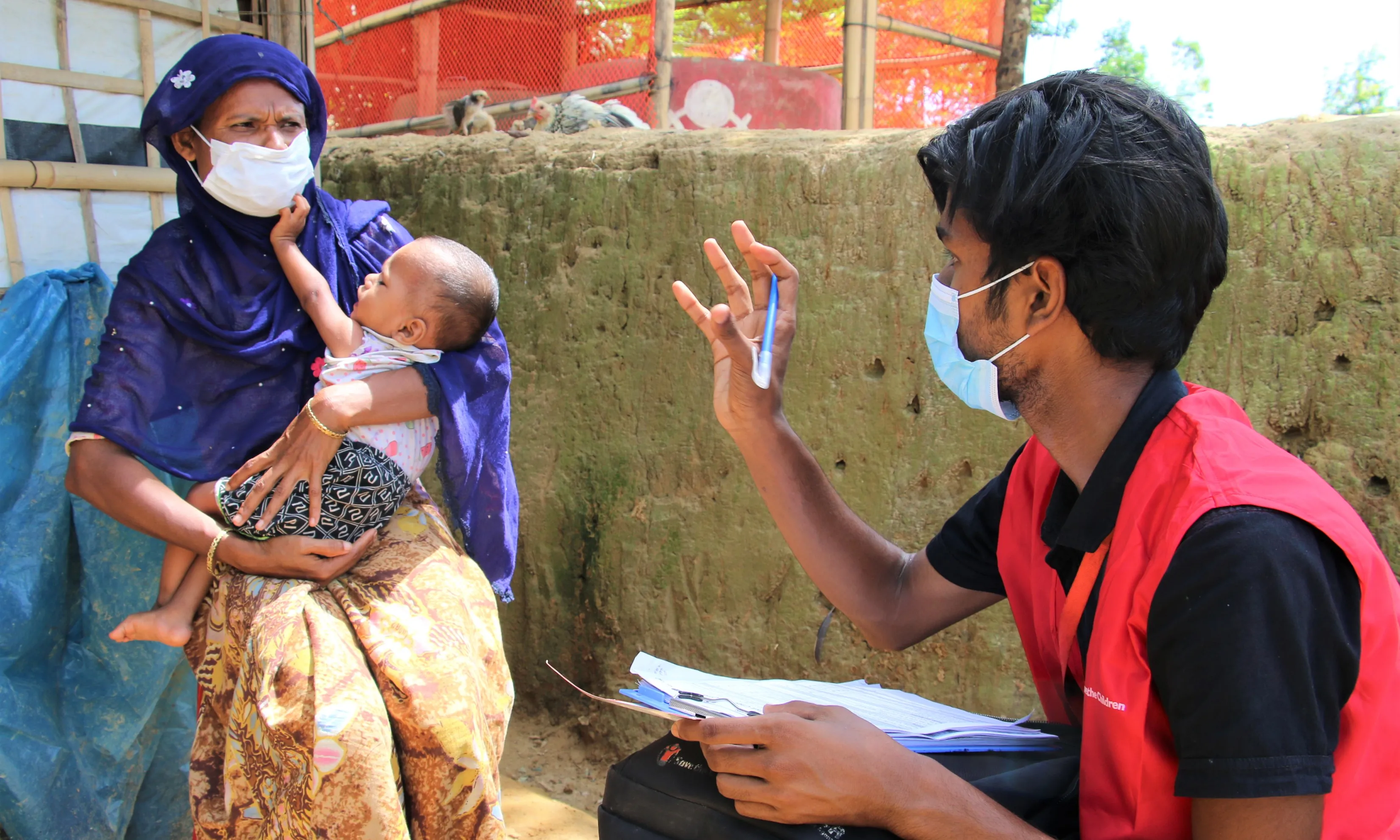 En Hassan, un dels voluntaris en el camp de la nutrició, actuant al camp de refugiats de Cox Bazar, Bangladesh.