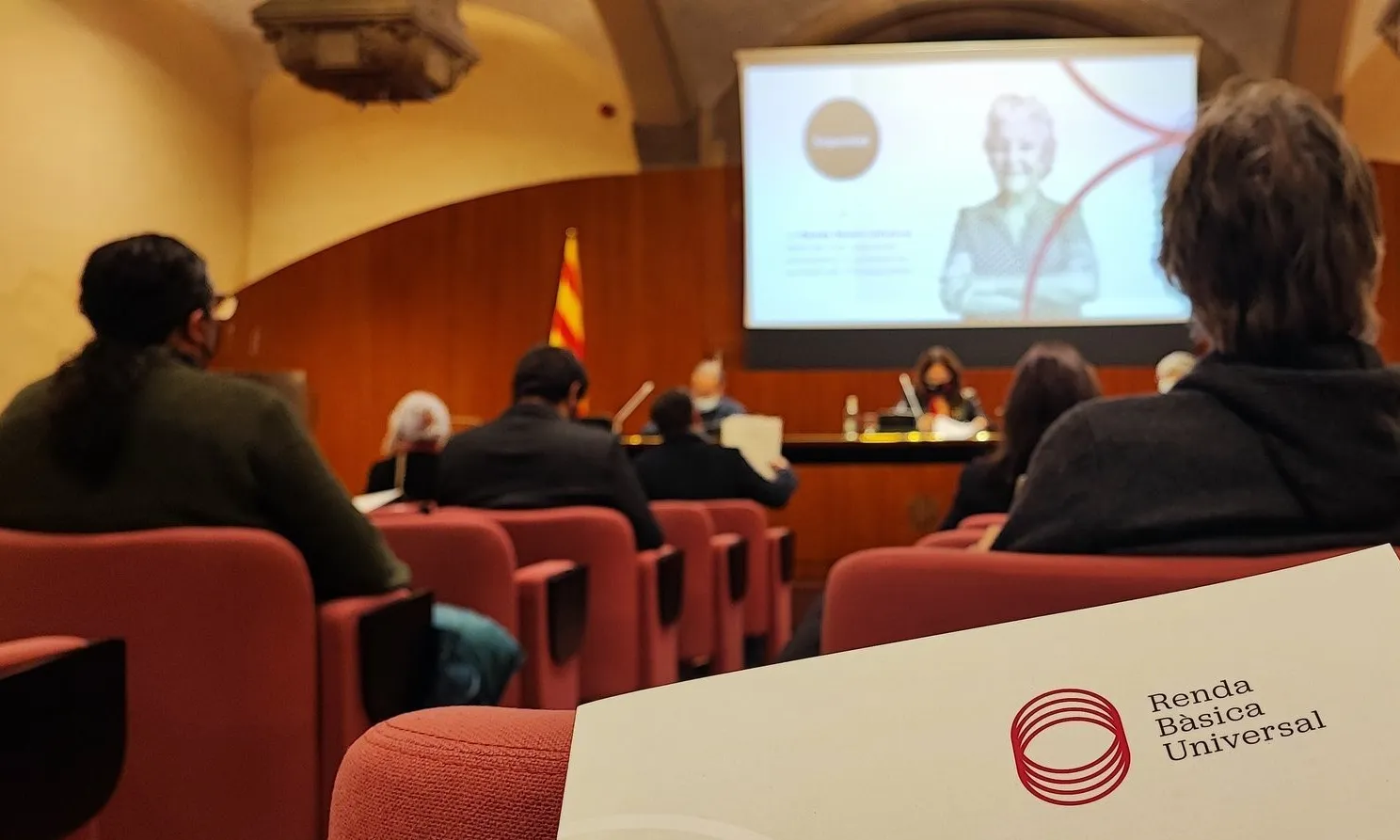 El pla pilot de la Renda Bàsica Universal es va presentar en un acte al Palau de la Generalitat encapçalat per la consellera de la Presidència, Laura Vilagrà.