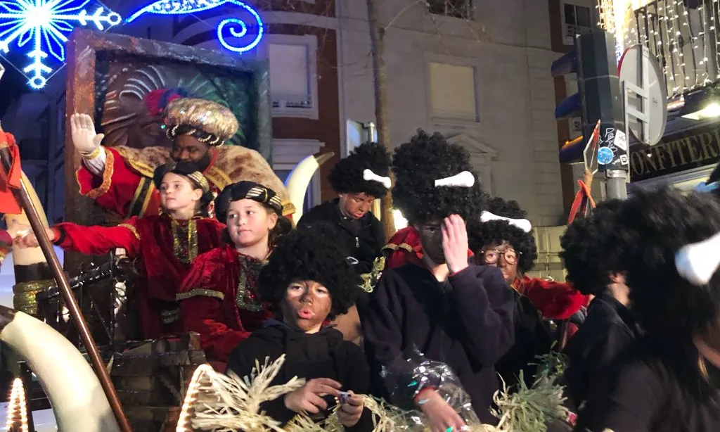 La Cavalcada de Reis racista a Sarrià (Barcelona). (Foto: @martacristia)