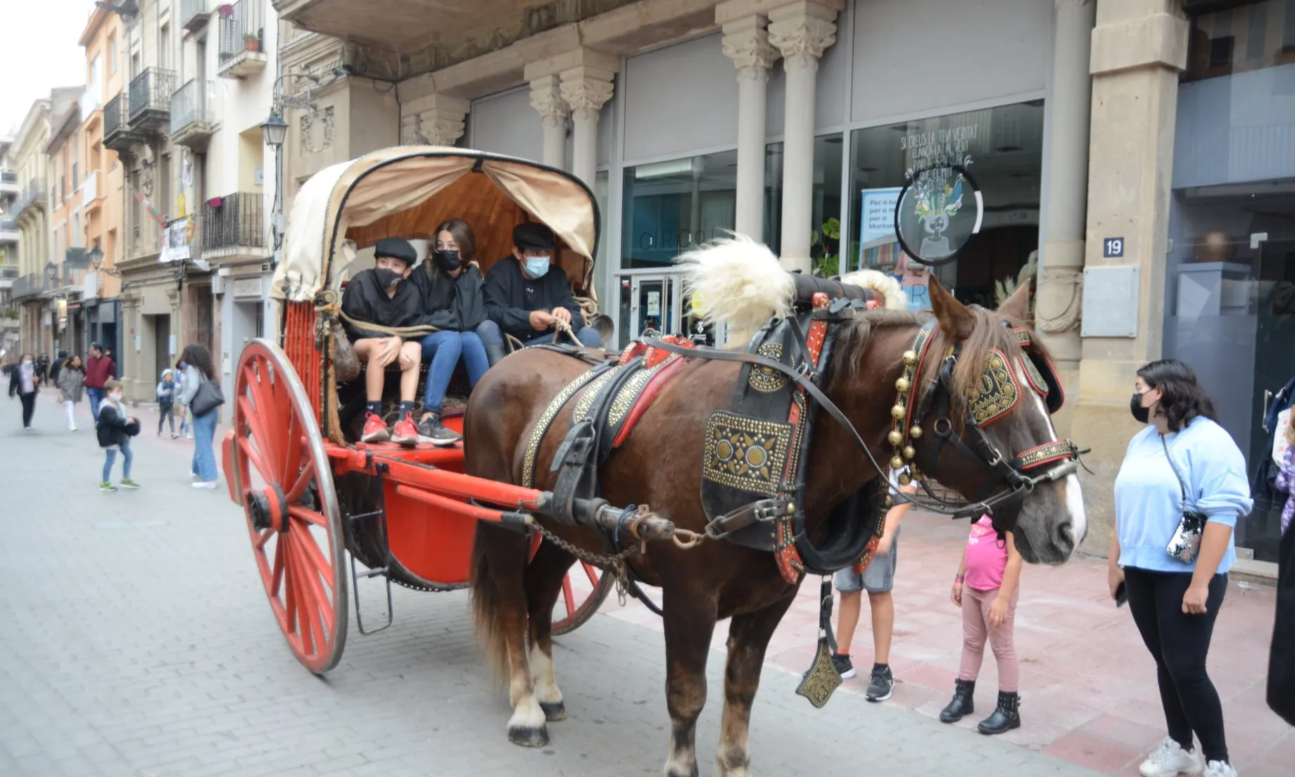 Una de les carrosses de la celebració dels Tres Tombs a Martorell el 2021. És la festa popular més antiga a la ciutat, que enguany compleix 375 anys.