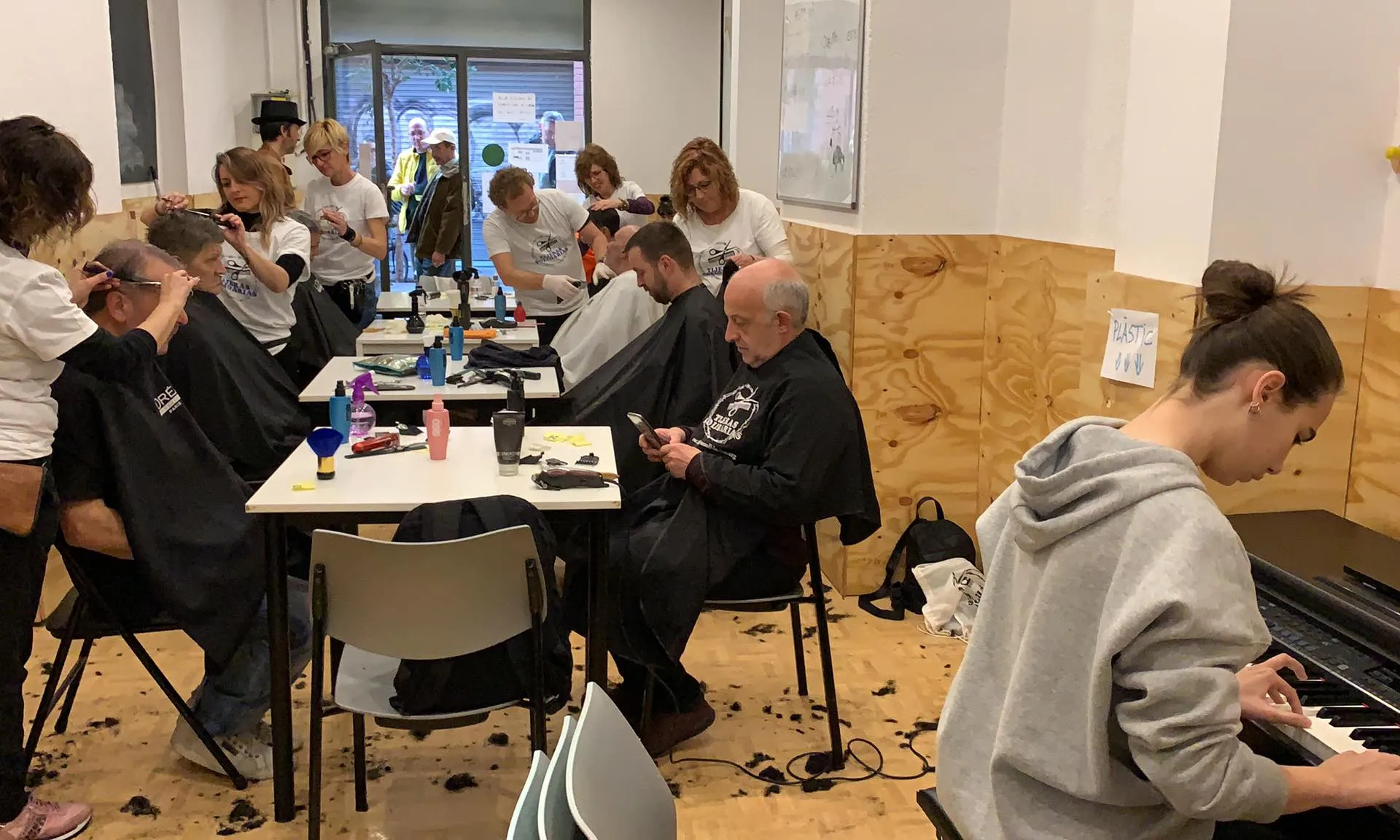 Actualment, l'ONG ofereix serveis de perruqueria gratuïts a persones sense recursos arreu de l'estat espanyol.
