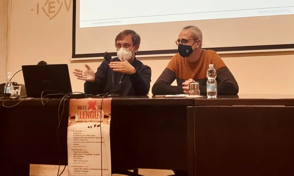 Segons Jordi de Bofarull, hi ha certs factors demogràfics que influexen en l'estat actual del català.