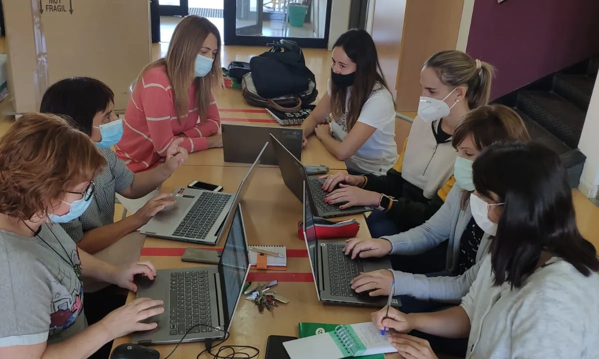 L'equip de treball del Centre Educació Especial Verge de la Cinta i la ZER Mestral.