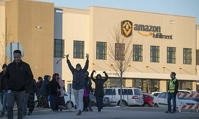 Protesta del personal d'Amazon a Minnesota, als Estats Units.