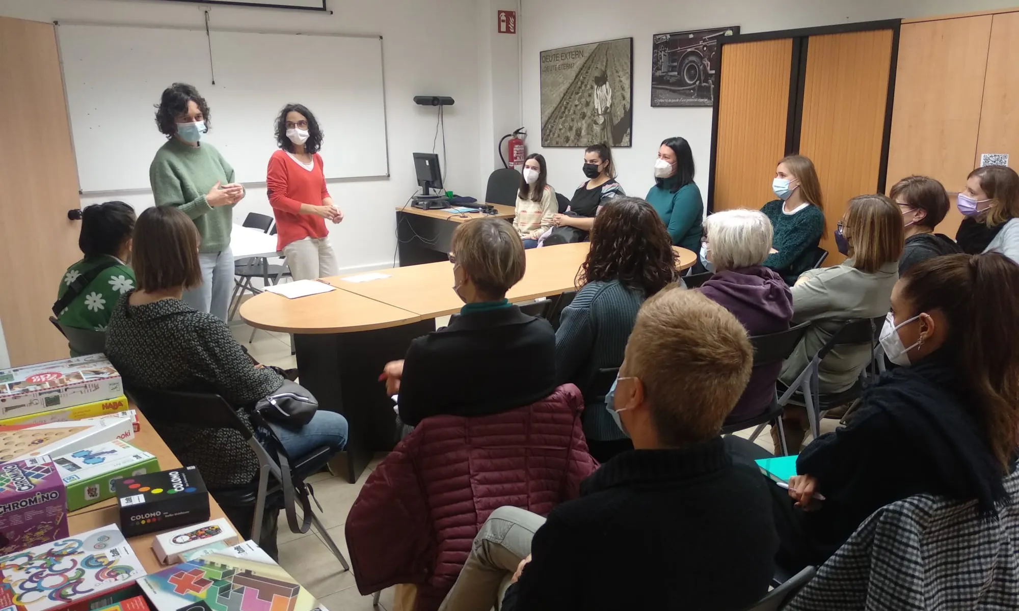 Els jocs de taula tenen un benefici en l'estimulació cognitiva de les persones grans i en les seves relacions socials i autoestima.