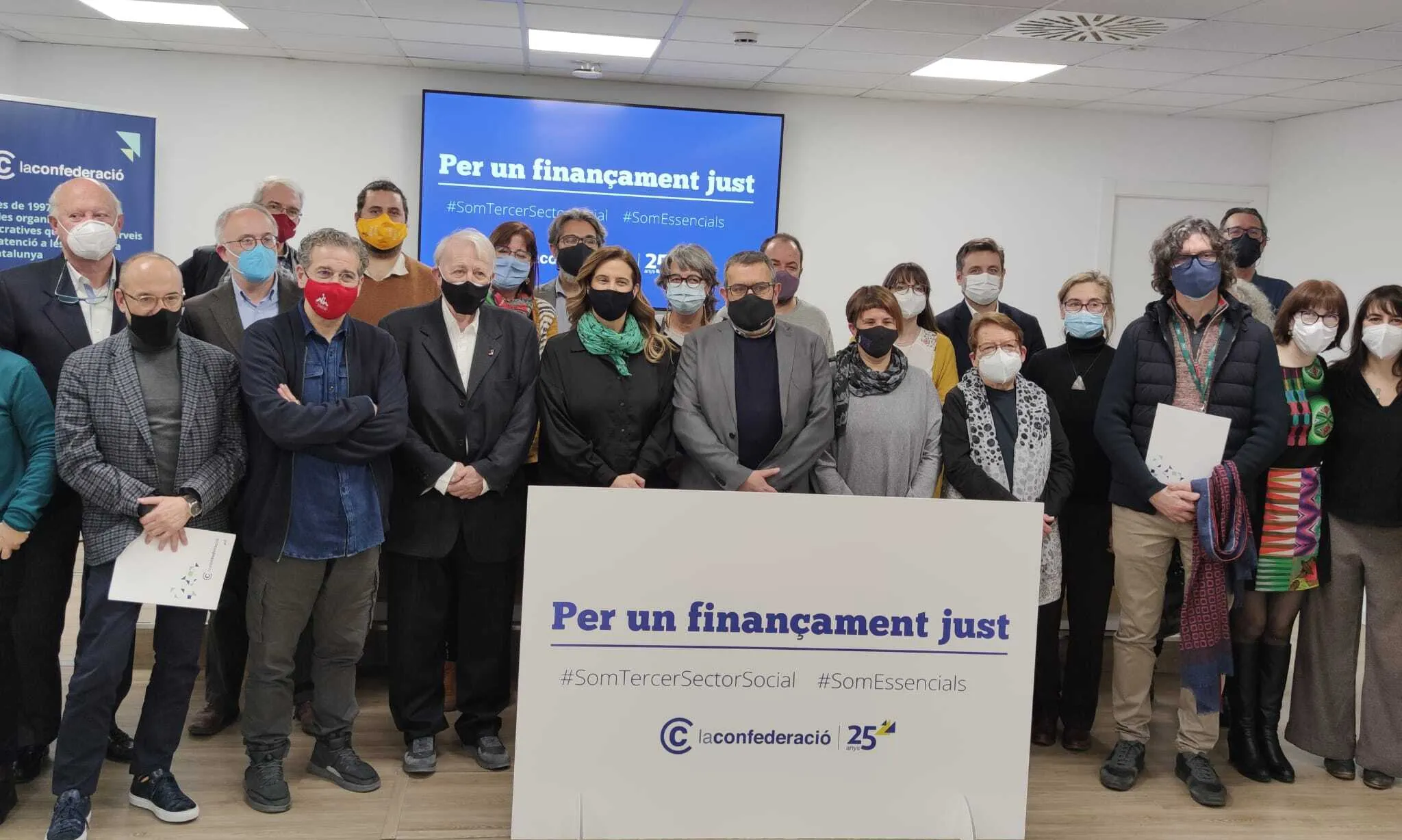 Una quarantena de membres d’entitats i federacions del tercer sector social reclamen més finançament.