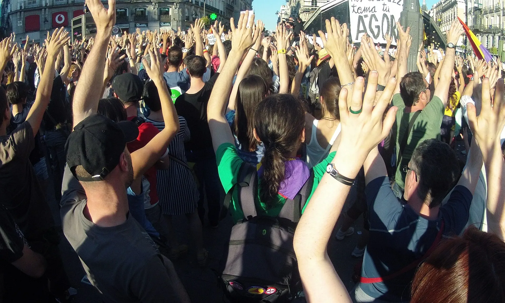 La mobilització a Barcelona se suma a les més de cinquanta que s'han convocat arreu del món.