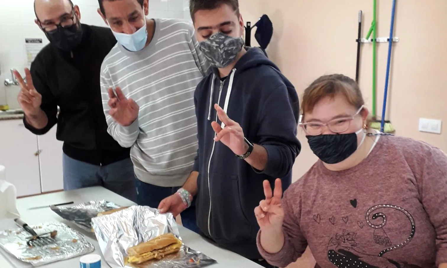 Un dels espais de voluntariat de la Fundació Santa Teresa del Vendrell és el 'Vols? Cuina'.