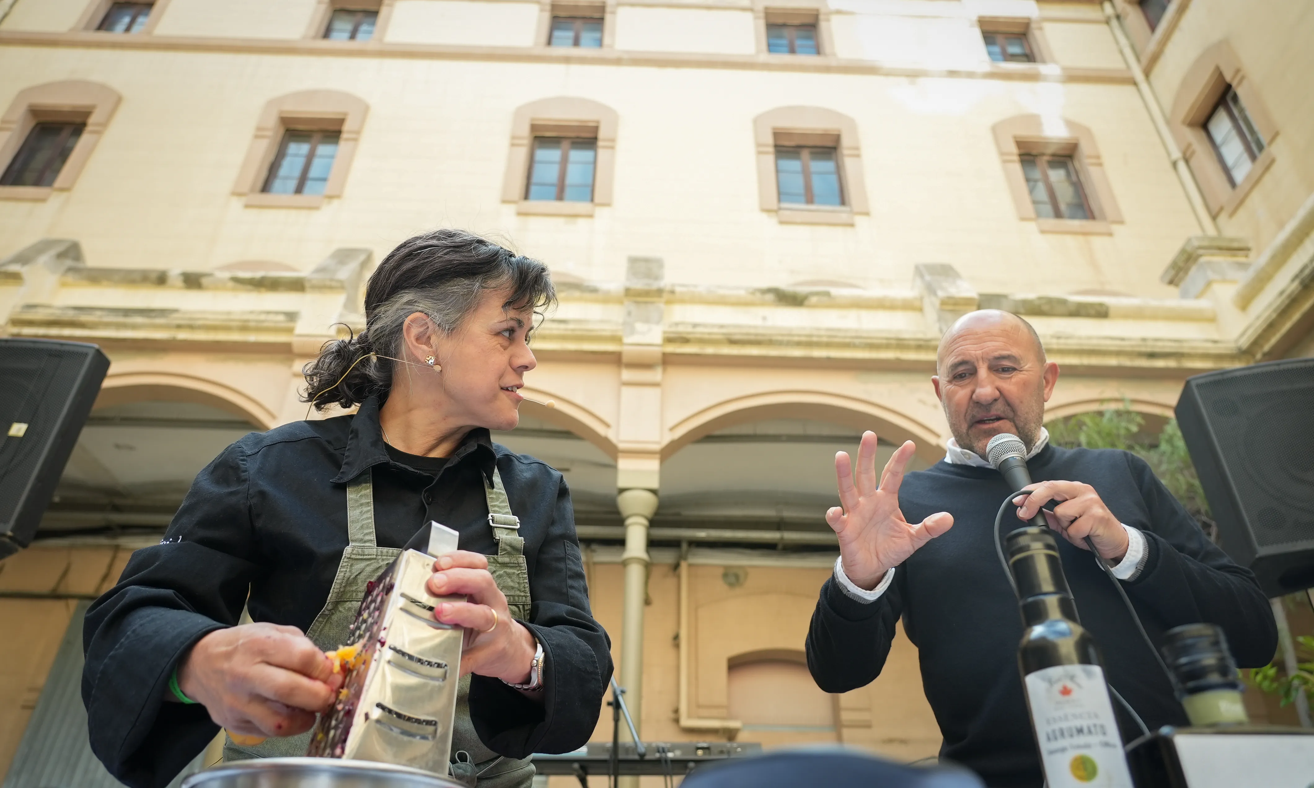 La jornada de presentació de l'Espai Refugi va tenir la cuina i la música com a protagonistes.