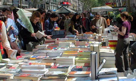 Parades de llibres durant la Diada de Sant Jordi