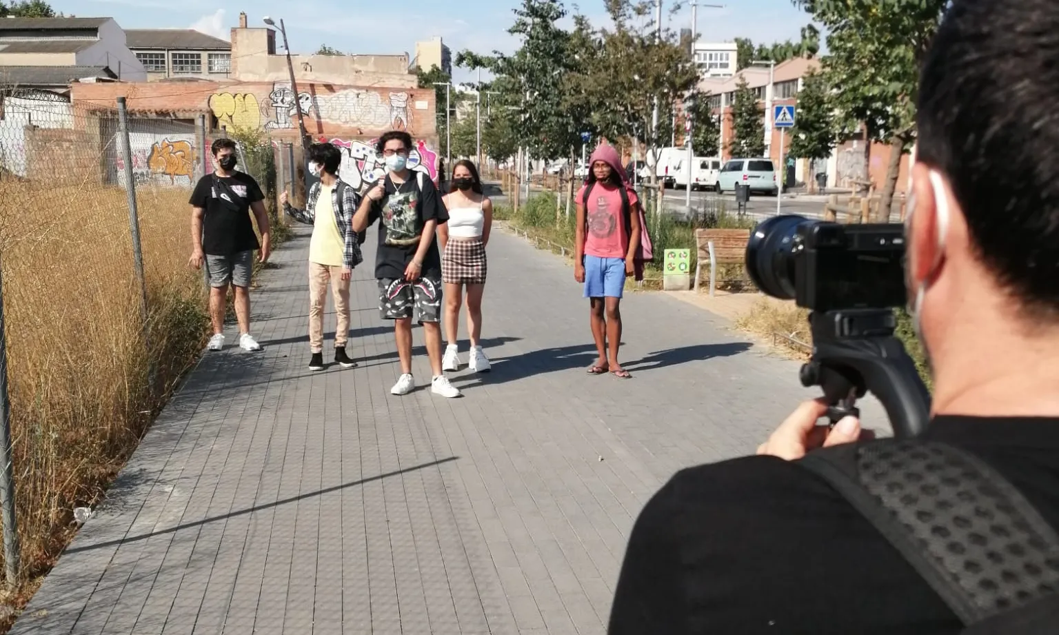 Un grup de joves en un taller de ‘Fes Click a Youtube’ de la Fundació IRES. Font: Fundació IRES.