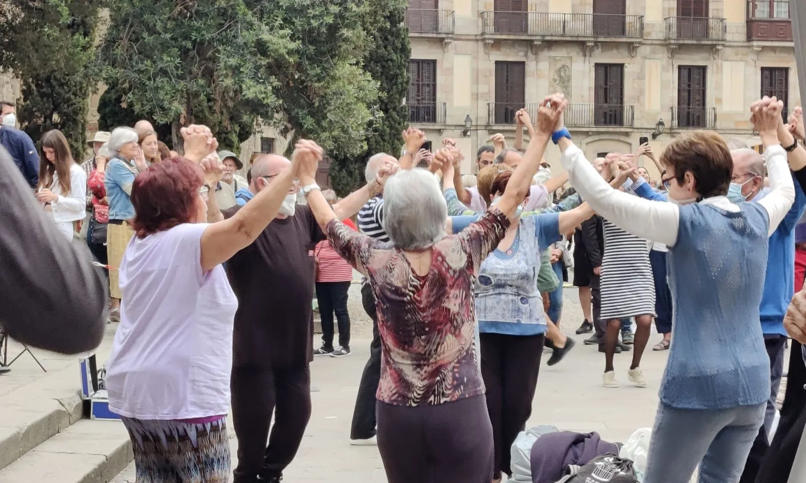 Actualment, l'Agrupació Cultural Folklòrica de Barcelona compta amb, aproximadament, unes dues-centes cinquanta sòcies.