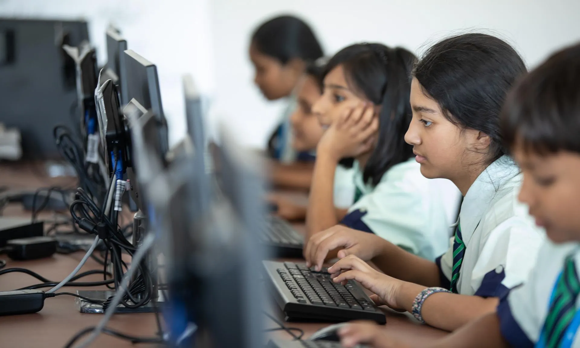 Grans corporacions digitals com Google o Microsoft estan presents en el sistema educatiu.