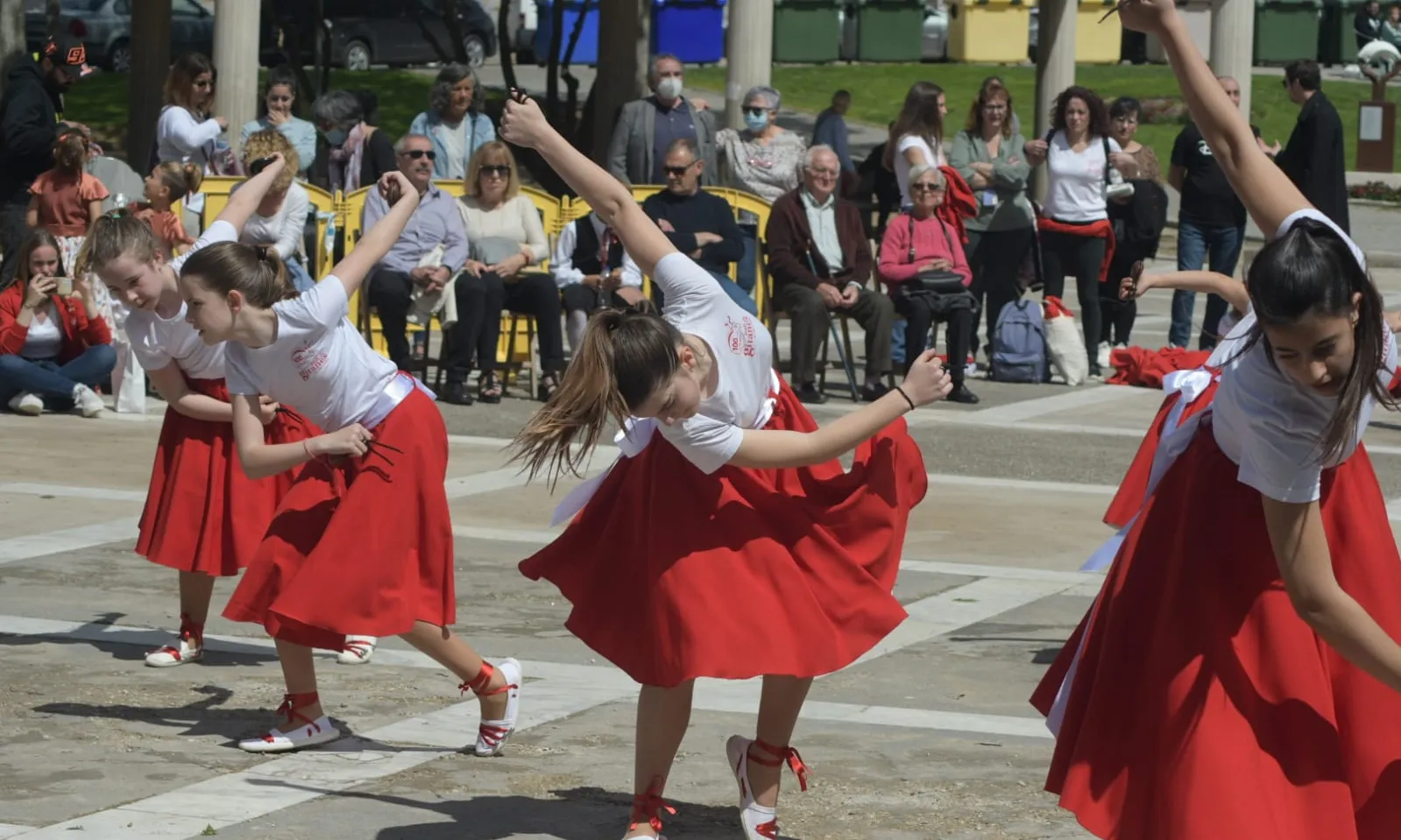 Imatge de la colla de mitjans de l'agrupació de Martorelles a Polinyà.