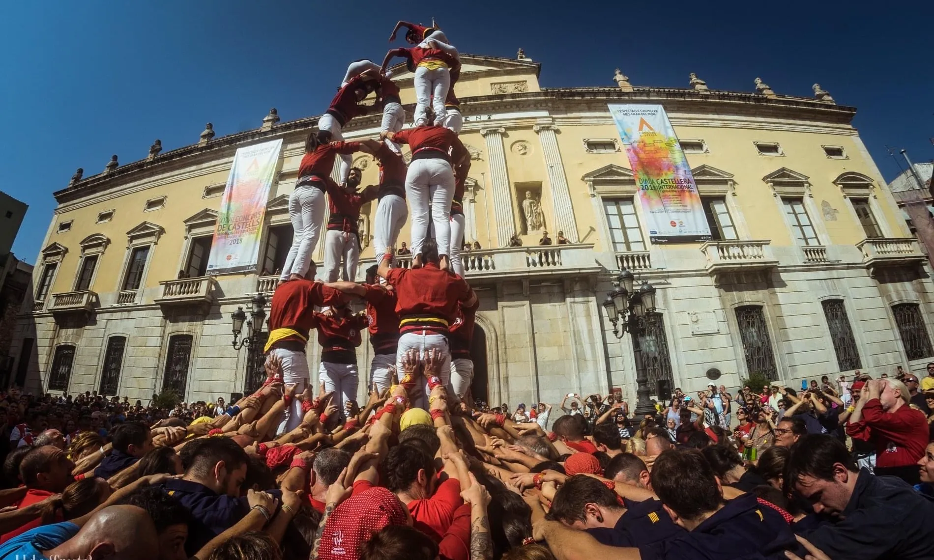 La recaptació econòmica de la Desenfaixa't s’administrarà per continuar mantenint la cultura castellera i catalana a l’estranger.