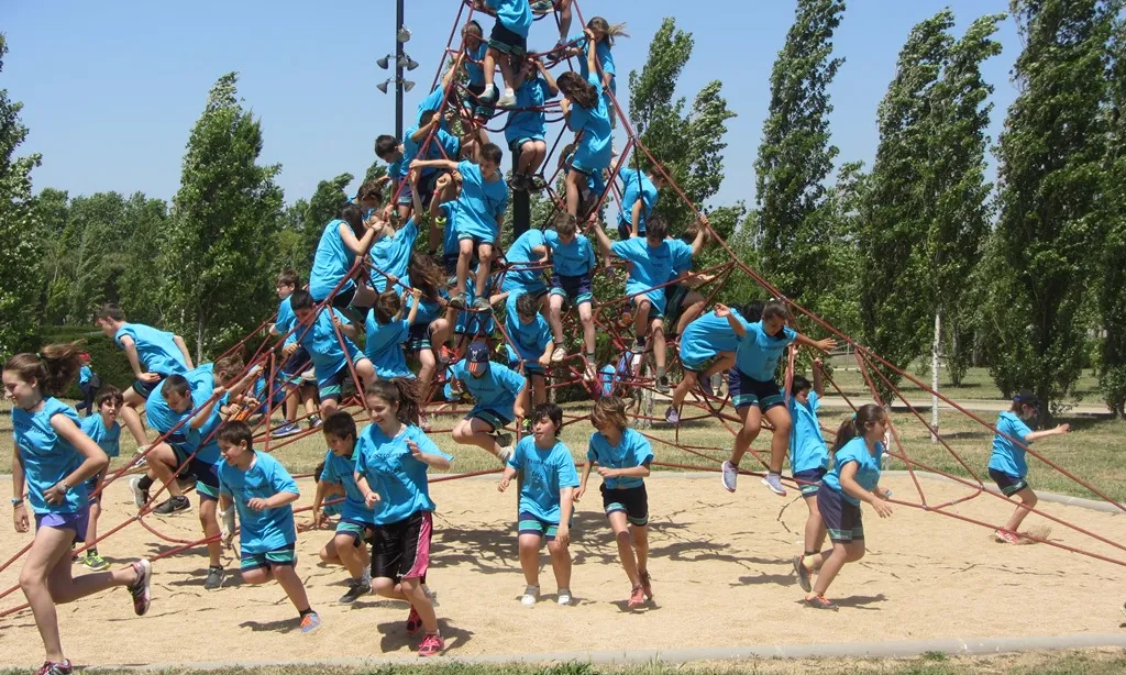 La XI edició dels Jocs Cooperatius es durà a terme al Parc Nou del Prat del Llobregat.