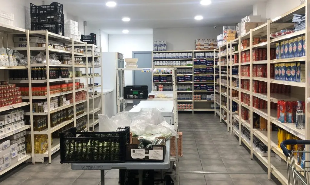 El Rebost Solidari de Gràcia, a Barcelona, va obrir fa dos anys i té llista d'espera.