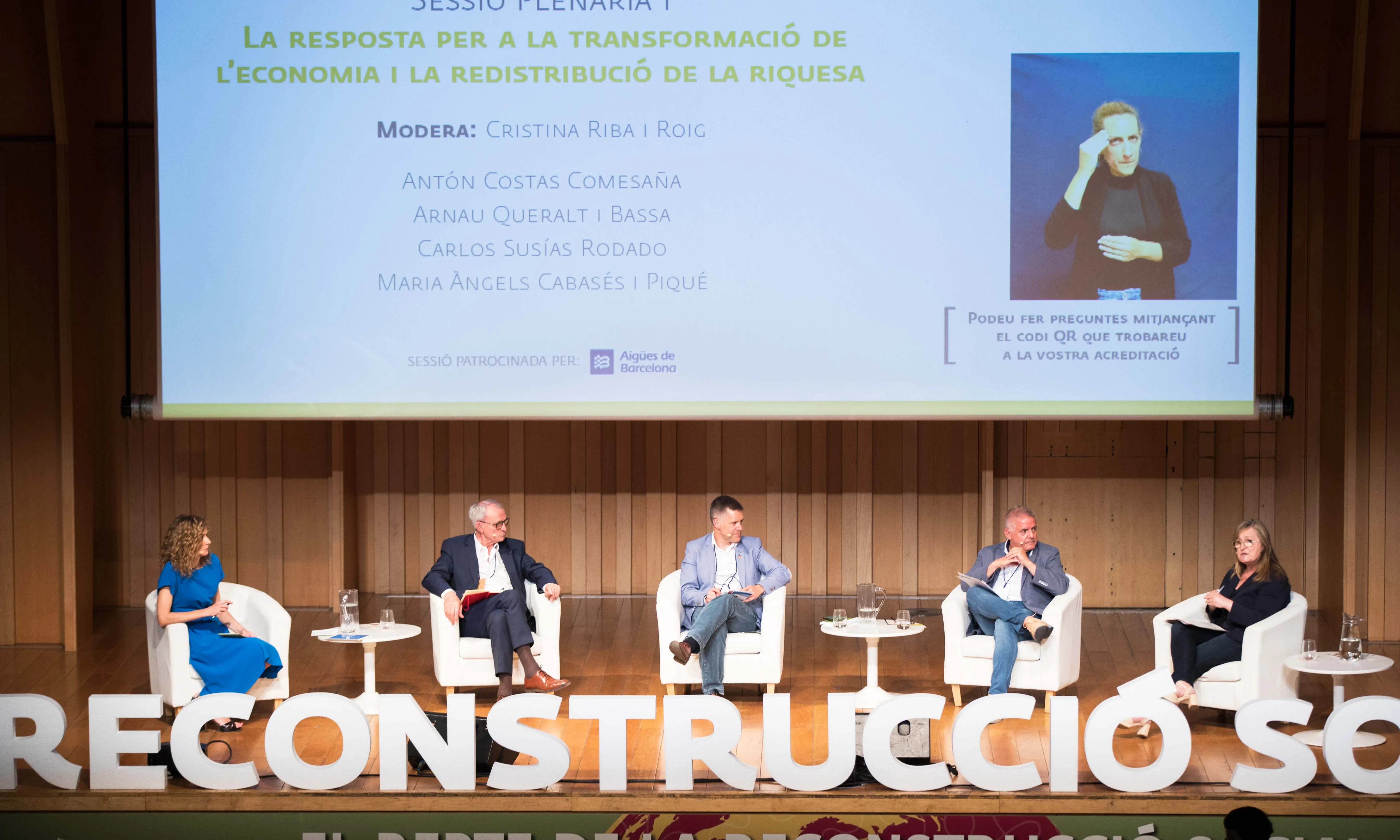 Els i les ponents coincideixen que actualment la pobresa està molt present en les persones que treballen.