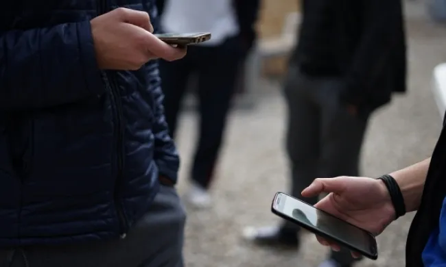 Monogràfic en línia gratuït: 'L’ús d’entorns digitals a la infància, l’adolescència i la joventut'