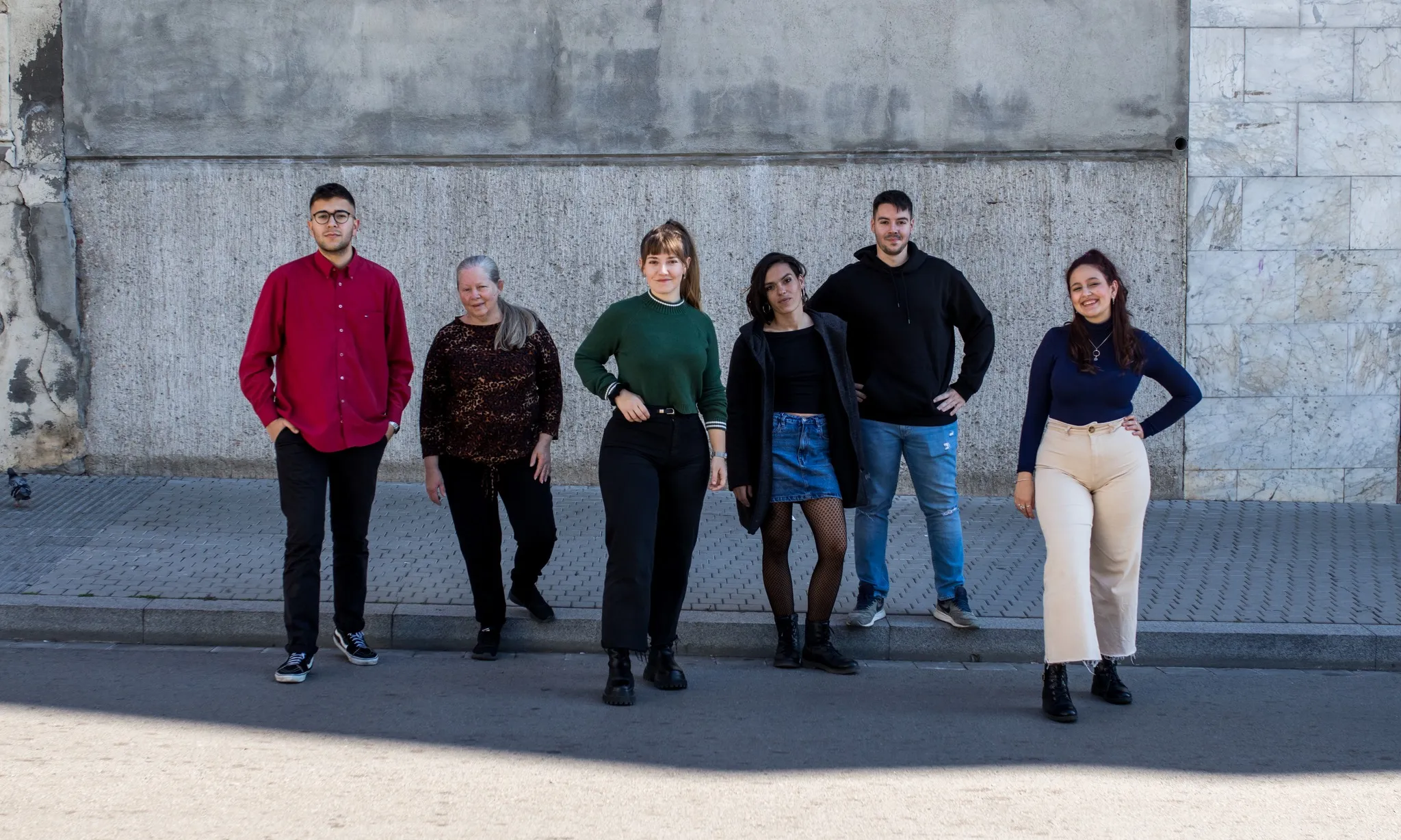 Maletas Viejas va néixer el 2018 i ha sigut guardonada amb el premi Ciutat de Barcelona, en la categoria de Cultura Popular i Comunitària. 