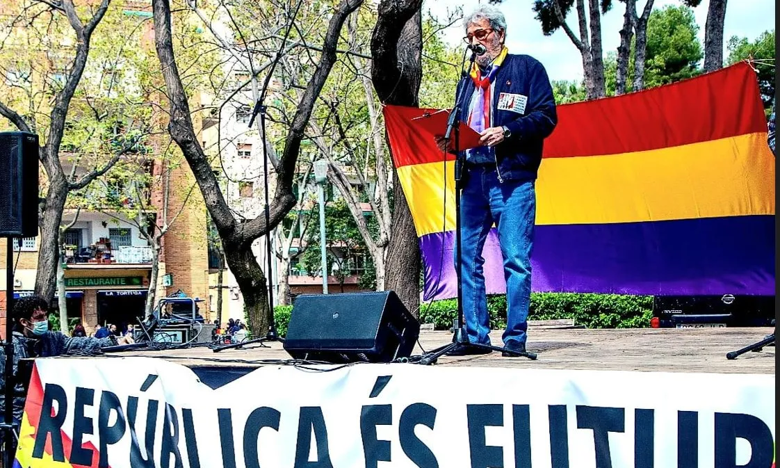 El Carles Vallejo, durant la celebració del Dia de la República, a Nou Barris. 