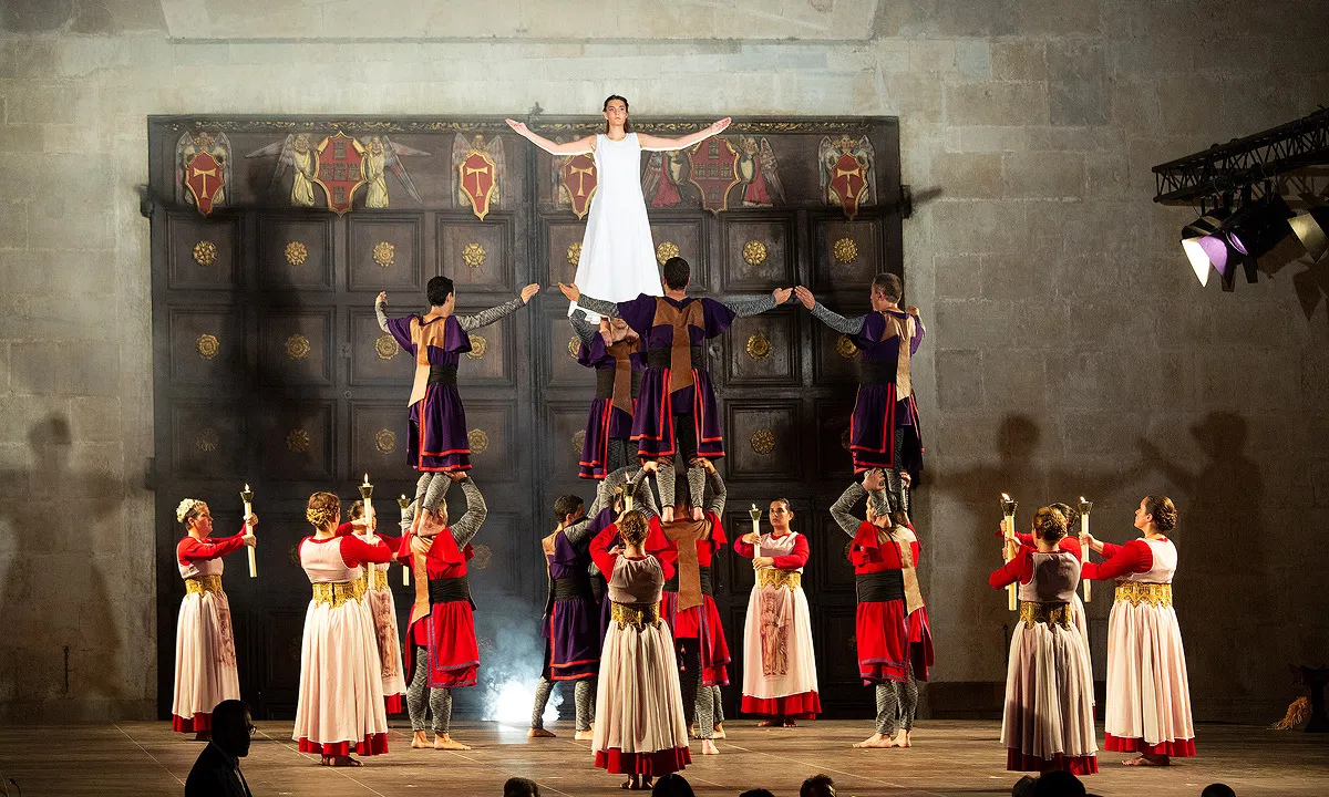 Imatge de l'espectacle de l'Esbart Santa Tecla, El Retaule de Santa Tecla.