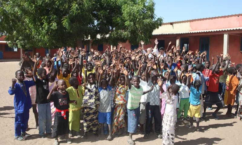 En Mario Llonch va impulsar Por una sonrisa en África, que centra la seva tasca al Senegal.
