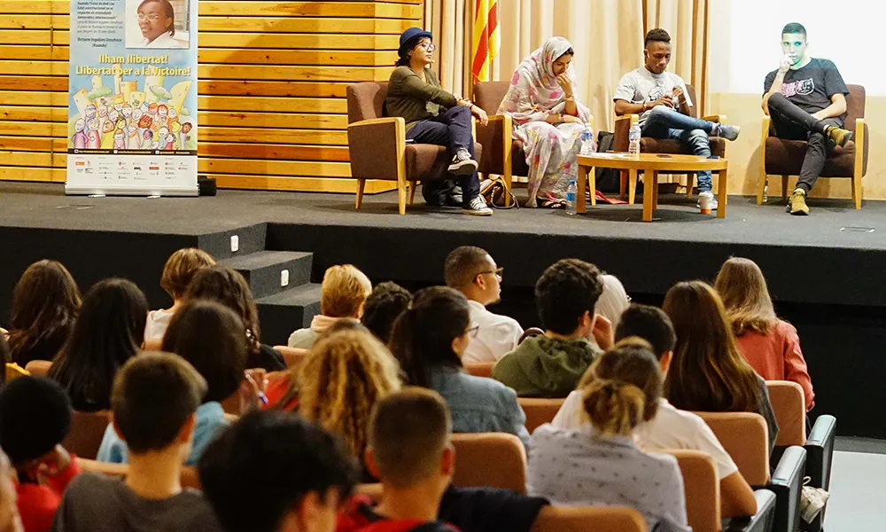 Des del 2013, el projecte ‘Ciutats Defensores del Drets Humans’ treballa per visibilitzar i acompanyar la tasca de les persones defensores dels drets humans. Font: Ciutats Defensores dels Drets Humans .